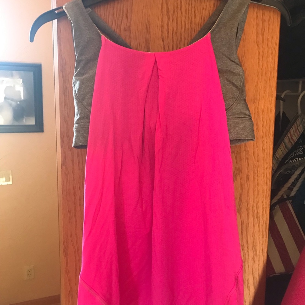 Lululemon 2 in 1 top, size 6
